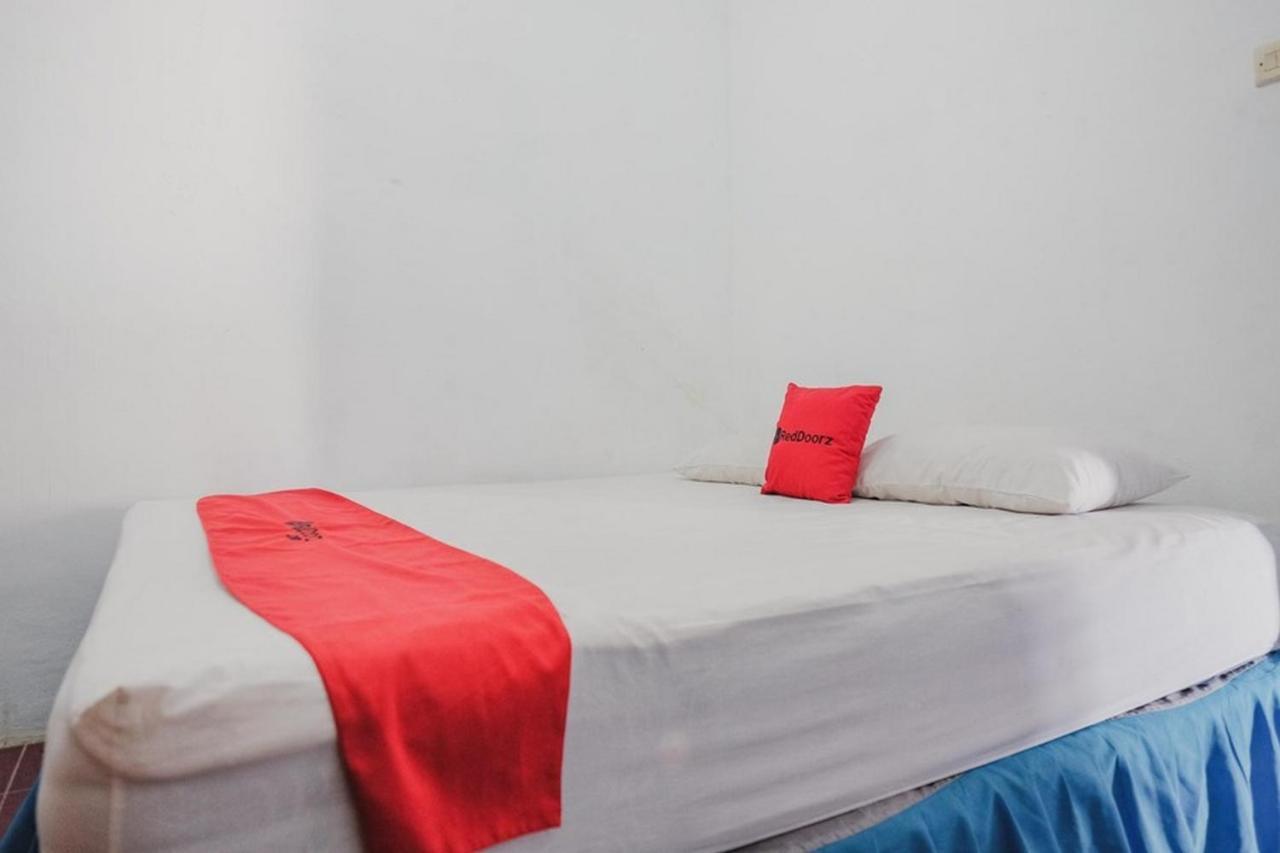 Reddoorz Near Pantai Florida Anyer Hotel Serang Eksteriør billede